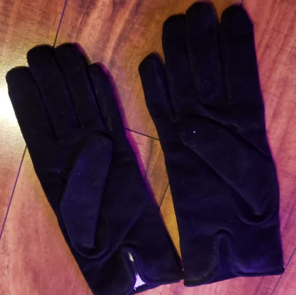 Isotoner small black women's gloves - Picture 3 of 4